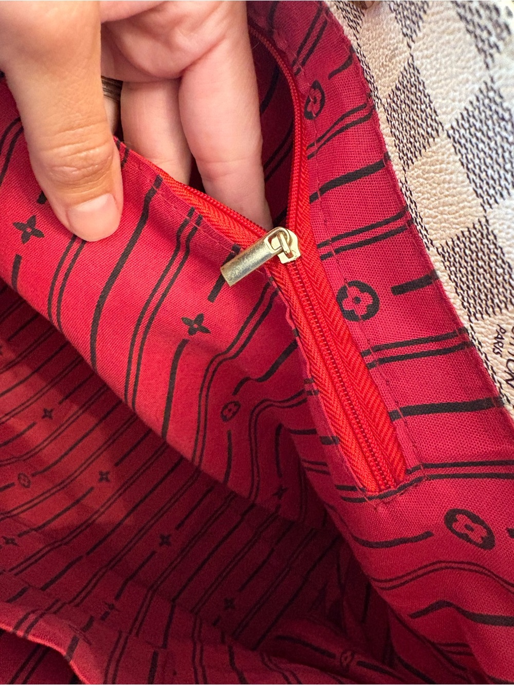 Louis Vuitton Damier Azur Artsy MM - Picture 8 of 9